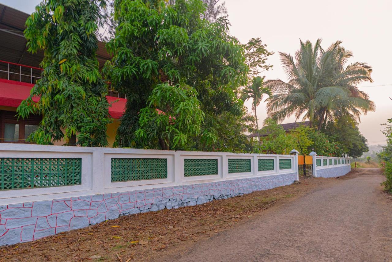 Prajakta Rest House Alībāg Exterior foto