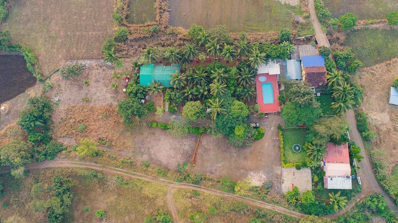 Prajakta Rest House Alībāg Exterior foto