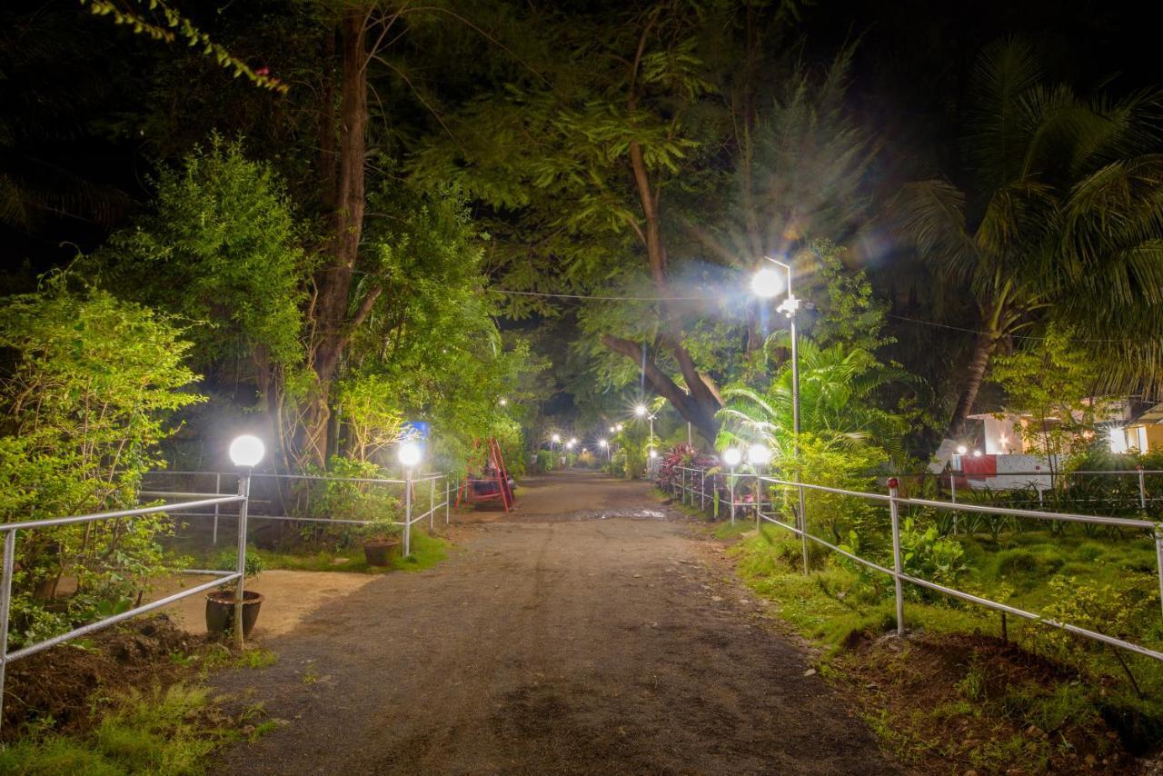Prajakta Rest House Alībāg Exterior foto