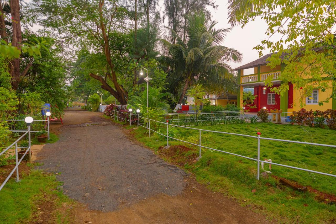Prajakta Rest House Alībāg Exterior foto